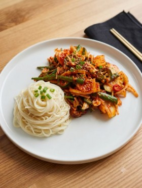 Golbaengi muchim with thin noodles